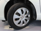 タイヤサイズは175/65R15です。