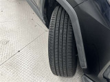 タイヤサイズは225/65R17!残り溝は6ミリ程度です!