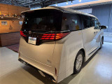 オキシクリア除菌済U-CARです。当社では展示前にハンドル、ドアノブ、シフトノブなどのウイルス付着が気になり内装表面を協力除菌しております。二酸化塩素の協力な酸化分解作用を利用したシステムです。