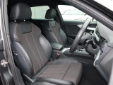 Audi車はどの車種も全てレザーハンドルです。そこにはAudiのこだわりがあり質感の高いレザーでしっかりと手に馴染み、高級感を演出します。