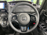 【ステアリングスイッチ】運転中、前方から目線をそらすことなく、オーディオ等の操作が可能な便利機能!安心&快適なドライブを演出してくれます♪