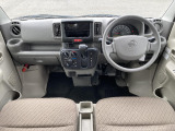 運転席シート廻りは使用感も少なく、良好な状態となっています。前オーナー様が丁寧に使っていたことがよくわかりますね