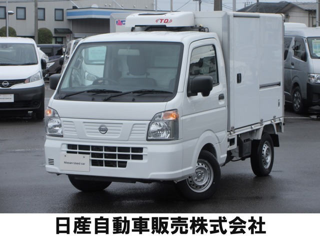 NT100クリッパー 中温冷凍車 雹害車