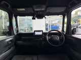 インパネ周りのお写真です。 視界が広く運転もしやすくなっております♪