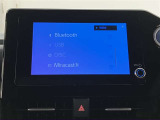 いまや必須装備「ナビゲーション」搭載!知らない場所に、スイスイッとドライブ。なんて便利な機能でしょうか?もう、これなしではハンドルを握れませんね!でも、運転中の操作は危険ですのでご注意ですね♪