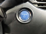 スマートキー装備車なので、キーを取り出さなくてもエンジン始動が可能です。