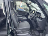 ドライバーへの負担がかかりすぎないように設計され、運転の疲労を軽減したシートになっております