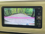【バックカメラ】駐車時に後方がリアルタイム映像で確認できます。大型商業施設や立体駐車場での駐車時や、夜間のバック時に大活躍!運転スキルに関わらず、今や必須となった装備のひとつです!