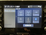 トヨタ純正8インチディスプレイオーディオ装備。