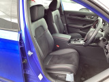 シートはフィット性も良く、楽な運転姿勢を保てます。