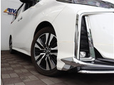 【車屋】として、長く車業界に従事した経験豊富なスタッフが在籍しております。