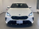 BMW代表的な特徴のキドニーグリル。BMWのすべてのモデルに採用され、BMWらしさを強調しております。