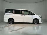 その他にも各種保険、お車の買取(T-UP)、JAF、TSカード、携帯電話などの取扱いをしております。詳しくはスタッフにお尋ねください。