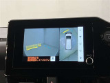 いまや必須装備「ナビゲーション」搭載!知らない場所にスイスイッとドライブ。もう、これなしではハンドルを握れませんね!でも運転中の操作は危険ですのでご注意ですね☆