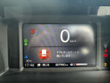 視認性に優れたスピードメーター。
