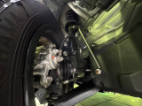 お車を安心してお乗りいただく為には、足回りの定期点検が欠かせません。サービスサポート(有償保証)では無料点検もご提供しており、安心のカーライフをお過ごしいただけるサポート体制が整っています。