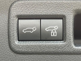 【パワーバックドア】スマートキーや運転席のボタンを押すだけでリアゲートが自動で開閉します!荷物を持っている時や、高い位置にあるバックドアを閉める際に便利な機能です♪