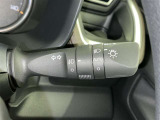 【オートライト】車外の明るさに応じて自動的にライトの点灯・消灯をしてくれます