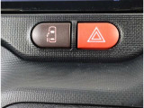 片側電動スライドドアをボタンで開閉可能です。