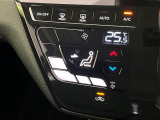 【オートエアコン】一度お好みの温度に設定すれば、車内の温度を検知し風量や温度を自動で調整。暑い&hellip;寒い&hellip;と何度もスイッチ操作をする必要はありません。快適な車内空間には必須の機能ですね♪