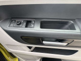 運転席ドアトリム。目立つ汚れや傷なく綺麗な状態です。