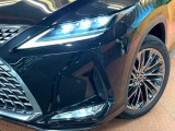 【シーケンシャルターンランプ付きLEDヘッドライト】人気の『流れるウィンカー』付きのLEDヘッドライトを装備♪高級感はもちろん、点灯時は存在感たっぷりで他車からも認識されやすく安心です。