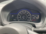 視認性の高いメーターで運転情報を的確に把握できます