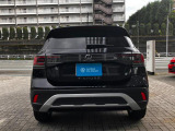 LEDテールランプはリアビューを個性的に演出します。