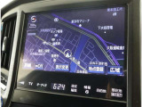 純正ナビを装備。タッチパネル式で使いやすく、お出かけもラクラクです。