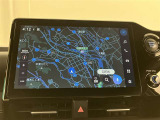 いまや必須装備「ナビゲーション」搭載!知らない場所に、スイスイッとドライブ。なんて便利な機能でしょうか?もう、これなしではハンドルを握れませんね!でも、運転中の操作は危険ですのでご注意ですね♪