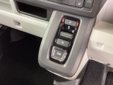ワンアクションでスムーズな運転を支援する、エレクトリックギアセレクターに、パーキングブレーキは、電子制御パーキングブレーキです。