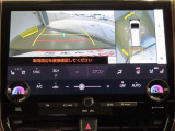 車両を上から見たような映像を映し出すパノラミックビューモニター付きです。
