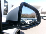 車線変更の注意表示も装備しておりますので安心してドライビングを楽しむことができます!