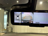 【パノラミックビューモニター】専用のカメラにより、上から見下ろしたような視点で360度車の周囲を確認することができます。