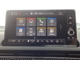 ドライブの必需品。Honda CONNECTディスプレーを搭載しています。ナビ、スマホ連携、車両情報表示、各種設定操作を一つに集約した高機能タッチパネル。直感的に使える便利なインターフェースです。