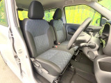 運転席シート廻りは使用感も少なく、良好な状態となっています。前オーナー様が丁寧に使っていたことがよくわかりますね。