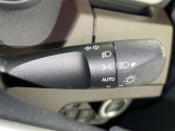 【オートライト】車外の明るさに応じて自動的にライトの点灯・消灯をしてくれます