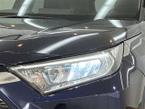 LEDヘッドライトです。デザイン性がよくとても明るいので、夜間の走行や悪天候でも安心です。しかも長寿命!