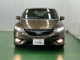 LEDヘッドライトを装備しています。LEDヘッドライトはとても明るく、雨の日や夜間走行も安全・安心です。オートライトコントロール付きで周囲の明るさに応じて自動で点灯・消灯します