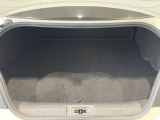 積み下ろしのしやすいデッキにはたっぷりと荷物を積み込んでいただけます。遊びから仕事まで、様々なシーンで頼れます♪