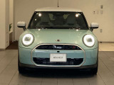 地域最大級の展示台数!お気に入りのお車があれば、ぜひステアリングを手にしてください。稀少モデルも鋭意取り揃え、幅広いニーズにお応え致します。スタッフ一同皆様のご来店を、心よりお待ち申し上げます。