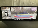 狭い場所での駐車やすれ違いなどでより的確な運転操作に役立つ360&deg;ビューモニターが装備されています。