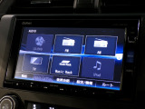 CD、DVD、Bluetooth、AM、FM、AUX、スマートフォン接続ができます。