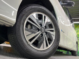【純正15インチアルミホイール】外観にマッチした純正アルミホイールを装着しております。各種社外アルミホイールや、スタッドレスタイヤも取扱いしております。是非ご相談ください♪