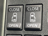 【両側パワースライドドア】スマートキーや運転席のスイッチで後席両側スライドドアの開閉が可能♪電動だから力を入れてドアを開ける必要が無く、小さなお子様でも簡単に開け閉めでき快適です♪