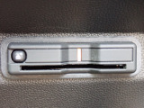 ■【ETC車載器】が装備されています。セットアップをしてお渡しとなり、ETCカードを差し込むだけで高速道路の利用が可能です。