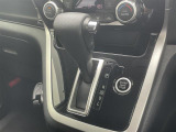 【 シフト 】スムーズなシフトチェンジで快適にお車を操縦していただけます!//