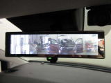 スマートルームミラー付きで後部座席に乗車してても後方がしっかり見れます