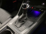 スムーズで快適な走行を実現する、Audiのトルクコンバーター付きオートマチックトランスミッションです。ギアの段数を多段化することで、優れた加速と低燃費を両立。