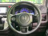 【純正革巻きステアリング】上質な革を使用することで、手にしっかり馴染みとても運転しやすいハンドルです♪